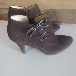 Oxford brown Naturalizer boots